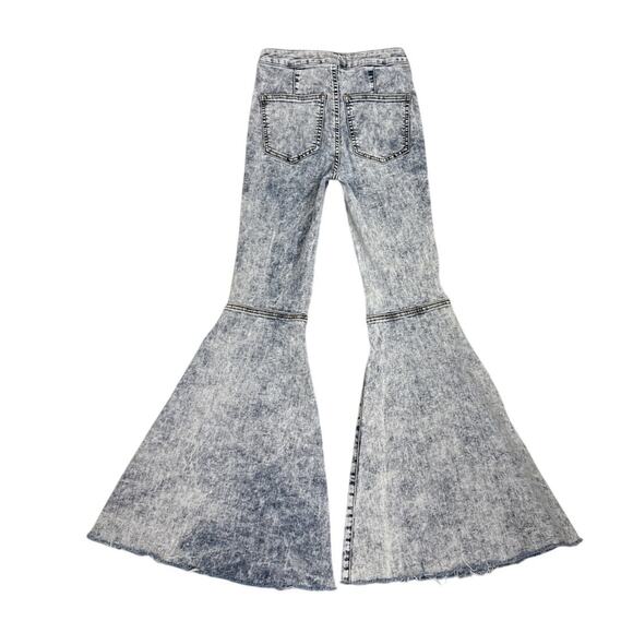 Free People We the Free Float on Flare Hippie 70s Bell Bottom Blue Jeans Size 24 - Picture 2 of 6